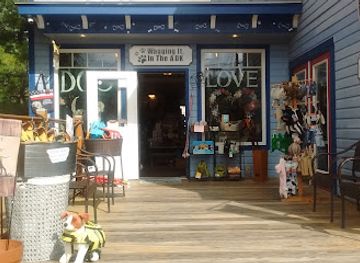 new-york/old-forge/shop/wagging-it-in-the-adk-llc