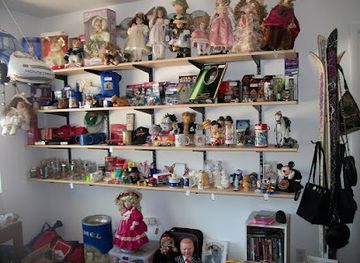 Hidden Treasures Antiques, Collectibles & Gifts