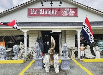 connecticut/gillette-castle-state-park/shop/re-unique-antiques