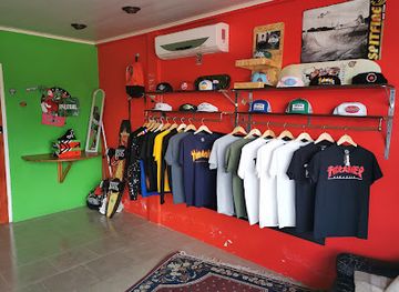suriname/commewijne-district/shop/toadhop-skateshop