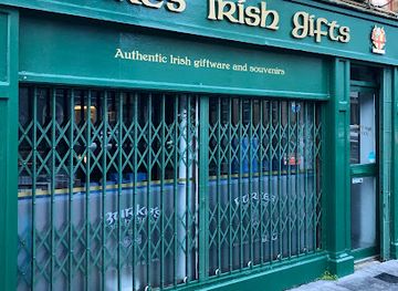 ireland/waterford/shop/burke-s-irish-gifts