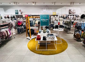 saudi-arabia/khamis-mushait/shop/h-m