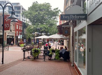 virginia/charlottesville/shop/downtown-mall