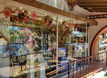 california/palm-springs/shop/music-box-clock-shoppe