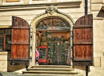 czechia/prague/mala-strana/shop/prague-souvenirs-shops
