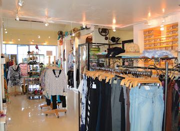 california/coronado/shop/french-room-ladies-shoes-and-clothing