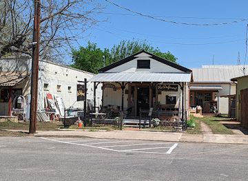 texas/lost-maples-state-natural-area/shop/redefined-antiques