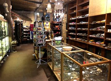 namibia/windhoek/shop/bushman-art-gallery