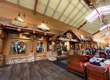 Great Lakes Crossing Outlets