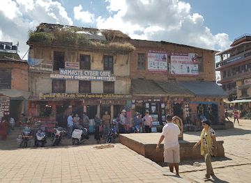 nepal/bhaktapur/shop/pagoda-handicraft-pashmina-centre