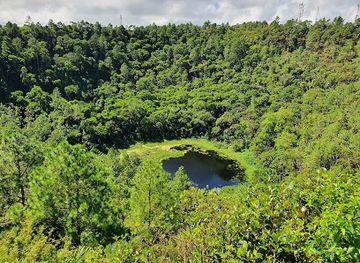 mauritius/trou-aux-cerfs/shop/trou-aux-cerfs-volcano