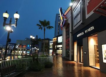 guam/fai-fai-beach/shop/bottega-veneta-guam-dusit-place