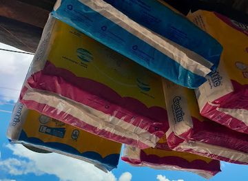 uganda/murchison-falls-national-park/shop/joy-book-center