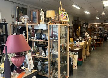 belgium/ostend/shop/tweedehands-market