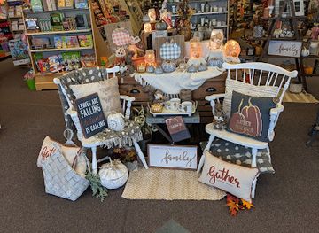 illinois/prairie-state/shop/pam-s-hallmark-shop