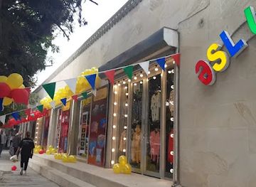 azerbaijan/yevlakh/shop/yevlax-da-geyim-magazasi-els-ucuzluq-unvan-bazara-yaxin-kamarkozun-yani-bulagin-tam-qarsisi