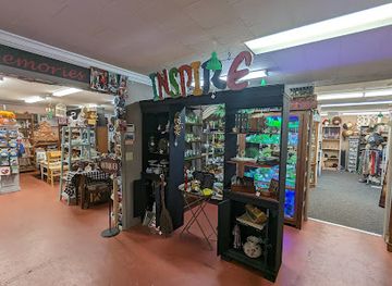 florida/fort-myers/shop/eyeing-the-past