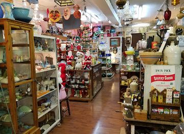 indiana/new-albany/shop/antiques-attic