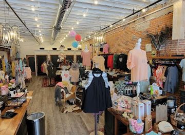 illinois/galena-territory/shop/elle-beck-s-lifestyle-boutique