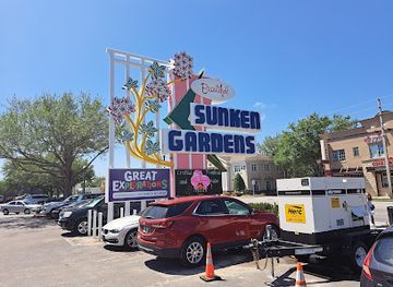 florida/st-petersburg/shop/sunken-gardens-gift-shop
