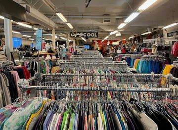 canada/toronto/shop/black-market-vintage-upstairs