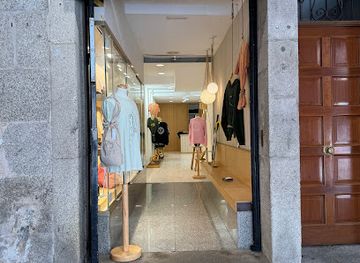 spain/camino-de-santiago/shop/peregrina-a-compostela