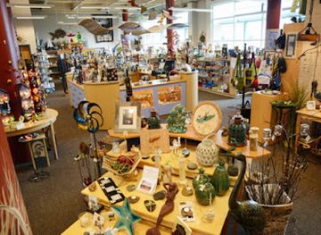 pennsylvania/erie/bayfront-district/shop/presque-isle-gallery-gifts