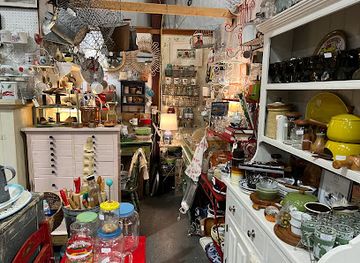 connecticut/fairfield-county/shop/stratford-antique-center