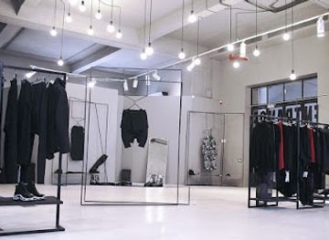 romania/bucharest/cismigiu/shop/entrance-store