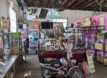 missouri/sedalia/shop/roadside-relics-decor