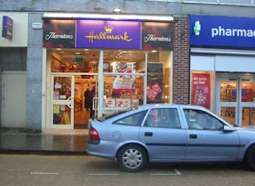 united-kingdom/dunbartonshire/shop/hallmark-thorntons-dumbarton