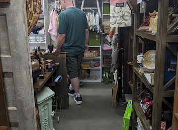 kentucky/henderson/shop/aububon-village-shopping-center