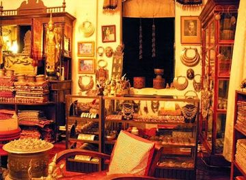 laos/luang-prabang-range/shop/pathana-boupha-antique-house