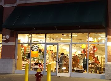 new-york/yonkers/shop/amy-s-hallmark-shop