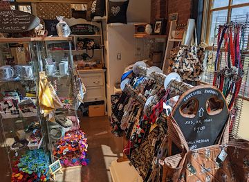 canada/charlottetown/shop/two-beggars