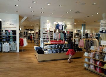 california/santa-monica/shop/uniqlo-santa-monica-place
