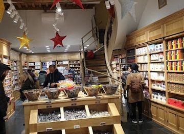 belgium/brussels/saint-gilles/shop/the-tintin-shop