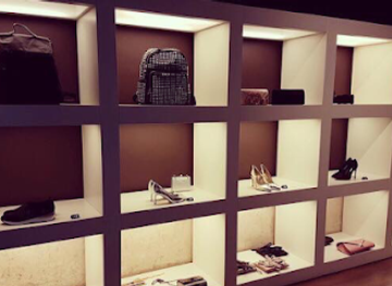 italy/apulia/shop/clothin-g