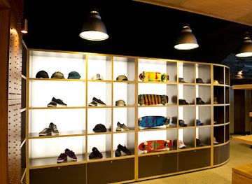 australia/the-whitsundays/shop/the-hut-surf-shop