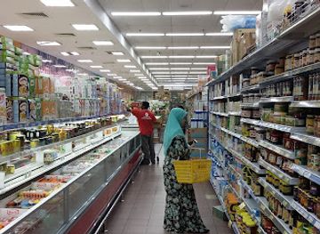 brunei/tutong-beach/shop/hua-ho-department-store-kiulap