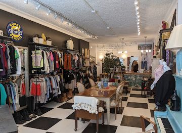 connecticut/greenwich/shop/the-marketplace-by-fofie-mia