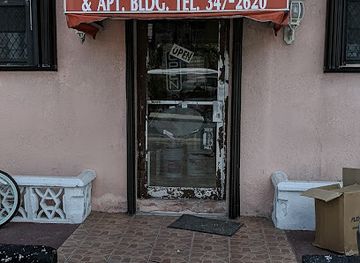 the-bahamas/bimini/shop/king-brown-hardware