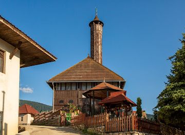 montenegro/lakes-of-plav/shop/redzepagic-mosque