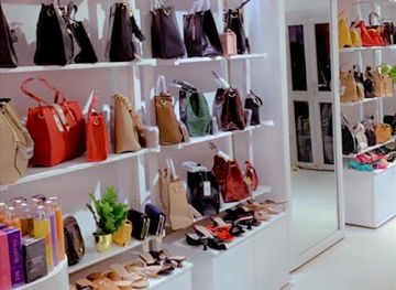 cameroon/limbe-beach/shop/lette-s