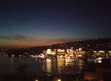 slovenia/portoroz/shop/guess-accessories