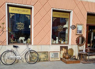 slovenia/izola/shop/antiques-more