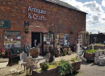united-kingdom/cheshire/shop/applegates-antiques-crafts