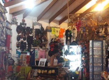 costa-rica/los-santos-region/shop/tico-roots-souvenier