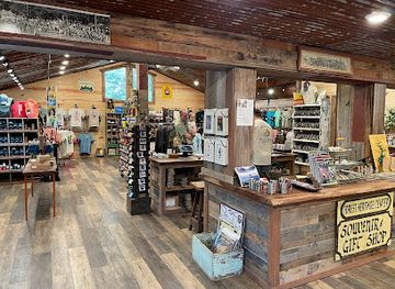 oklahoma/beavers-bend-state-park/shop/hochatime-hideaway