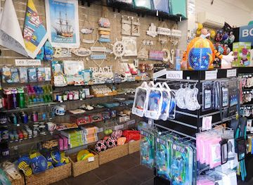 australia/great-barrier-reef/shop/discover-1770-holiday-shop